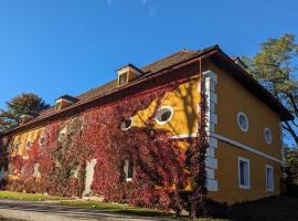 A picture of the hotel: Ferienwohnung Ottmanach Josefhof