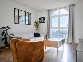 Hotel fotografie: Bright apartment in hypercenter with parking