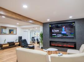 Hotel Photo: Stylish remodeled Mid-century home