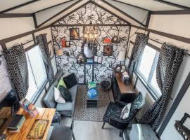 #13 - The Raven - Tiny Home (Edgar Allan Poe), Hotel in Santa Ysabel