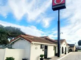 Soledad Motel 8