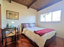 Hotel Foto: Cozy 2Br 1Bath Home w/ Parking near El Cerrito and University of Berkeley