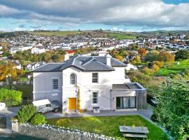 Фотография гостиницы: The Surveyors House Devon, Luxury Victorian Villa in Torbay