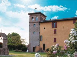 Palazzo delle Biscie - Old Tower & Village、モリネッラのホテル