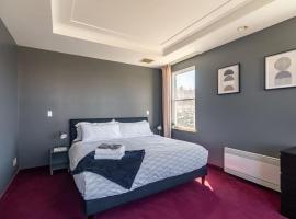 Hotel Photo: Urban Nest, 1-BDRM Apt