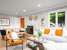 รูปภาพของโรงแรม: 4BR Lux Los Gatos Home: Style & Comfy