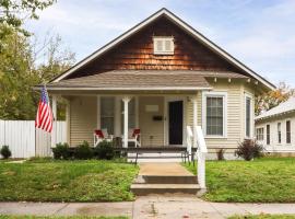 Hotel Foto: The Porter Pearl Centrally Located Joplin Home!