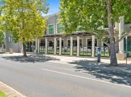 Sherbourne Terrace Hotel, hótel í Shepparton