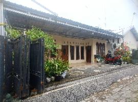 Hotel fotografie: OYO 93582 Liani Homestay Syariah