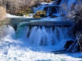 Visovac Rooms, hotel in Skradin