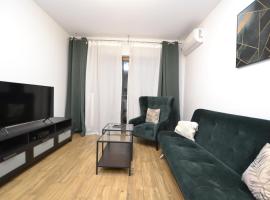 A picture of the hotel: Apartament SZMARAGDOWY z garażem Centrum Gliwic