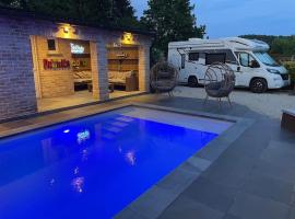 Hotel Photo: Camper met sauna en zwembad in de rand van de Vlaamse Ardennen