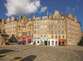 A picture of the hotel: West Bow Apartment