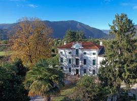 Foto di Hotel: Dimora storica, appartamento in Villa Pampinuccia