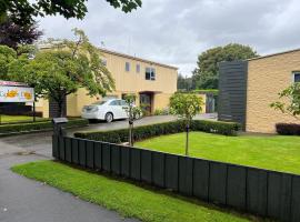 Hotel Photo: Golden Leaf Apartments