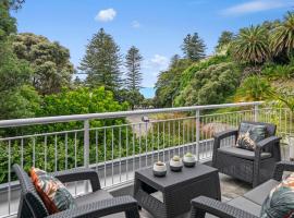 A picture of the hotel: Hillcrest Hideaway - Napier Holiday Apartment