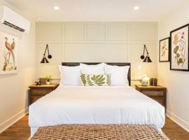 Hotel Foto: Downtown Luxury Farmhouse Apartment #2