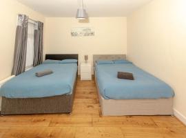 Ξενοδοχείο φωτογραφία: Cosy 4 bedrooms house near Central London, O2, London city airport and Excel