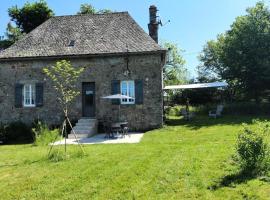 Foto di Hotel: Gîte de France La maisonnette 2 épis - Gîte de France 2 personnes 764