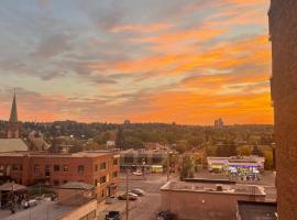 Hotel fotoğraf: Cosy place in Downtown with Free Parking - Self entrance