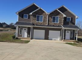 מלון צילום: Spacious 3-Bedroom Modern Home Near CLT Motor Speedway