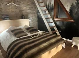 Chalet de charme pied des pistes, hotel v destinaci Laguiole