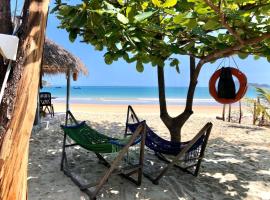Robinson Beach Bungalow, hotel en Từ Nham