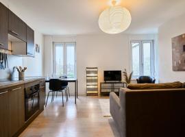 Hotel Photo: One bedroom apartment near tramway & shops