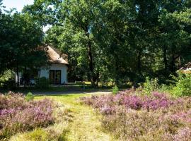 Fotos de Hotel: Beekje - Rolstoelvriendelijk en comfortabel 8p