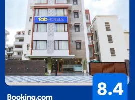 FabHotel Golf Inn - Business-Friendly Stay near Golf Course Road, Cyberhub & Metro