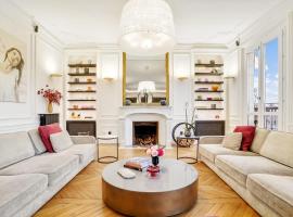 A picture of the hotel: Luxurious Penthouse close to Champs Elysées and front of Eiffel Tower in heart of Paris 8