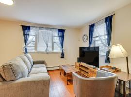 Hotel Foto: Pet-Friendly Burlington Home 17 Mi to Boston!