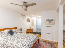 Ξενοδοχείο φωτογραφία: Cozy Private Apt near Downtown