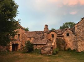 Hotel fotoğraf: Gîte éco-responsable exceptionnel pour 6 ou 8 personnes secteur gorges du Tarn