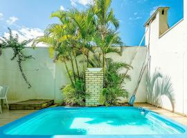 酒店照片: Casa c piscina em cond 150m praia Mariscal CCM004