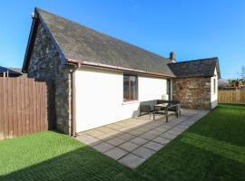 Hotel fotoğraf: The Old Well Bungalow - Ty Mawr Farm