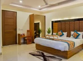 HOTEL YASH PALACE Near IGI Airport
