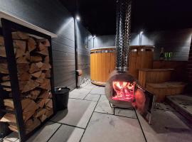 Хотел снимка: Rare Wood-Fired Hot Tub 2 Bed Get Away In Norfolk