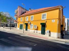 Hotel Photo: Matching Loures Guest House