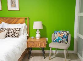 Hotel Photo: Wine Country Oasis, Downtown Sonoma Square (431)