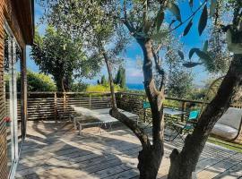 Foto di Hotel: Vue Mer Cabane chic dans l'Olivier, Piscine