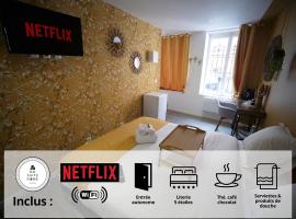 รูปภาพของโรงแรม: NG SuiteHome - Lille I Roubaix l Mairie I Grand Place - Yellow flowers - Netflix - Wifi