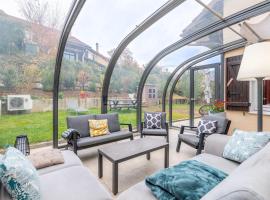 ALPILOC - Town house with garden and winter lounge, hotel v Annecy