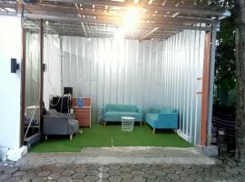 Hotel Photo: ALGIRA GUEST HOUSE GUNUNGBATU SYARIAH