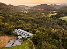 Hotel Foto: The Riverstone Luxury Eco Home in the Hills