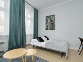 Foto di Hotel: Stylish Grey Apartments with a City View in Poznań by Renters