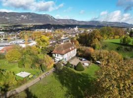 Hotel kuvat: Einzigartiges Appartement im Höfli11 mit 3 Schlafzimmer