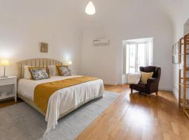 Fotos de Hotel: Home near Évora's main square with private terrace