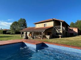 Хотел снимка: Habitaciones con baño individual en Casa de campo. Piscina.