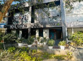 A picture of the hotel: Saltstayz Malcha - Chanakyapuri